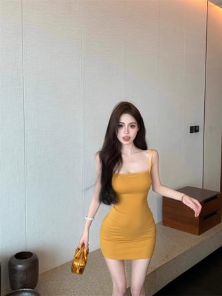 肯豆辣妹针织显瘦镂空方领吊带连衣裙女性感小众修身极简包臀短裙