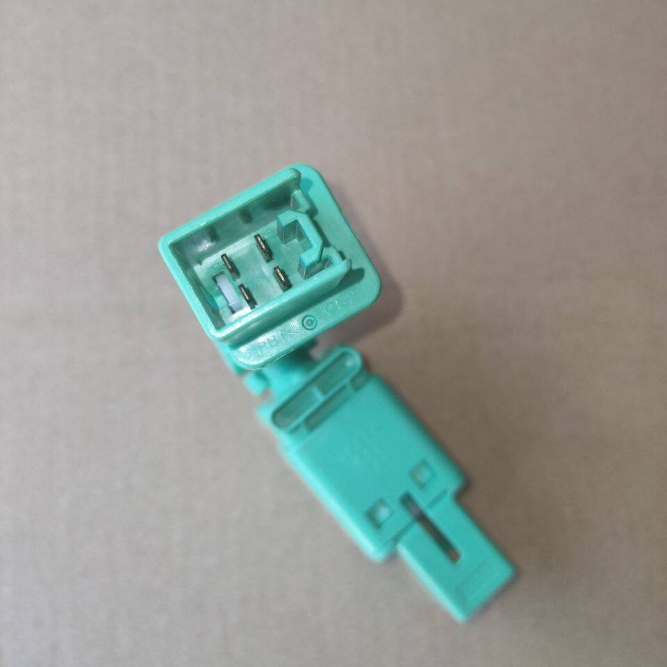 适用老马6奔腾b50b70m6马自达6刹车灯开关cx-7m8刹车踏板制动开关