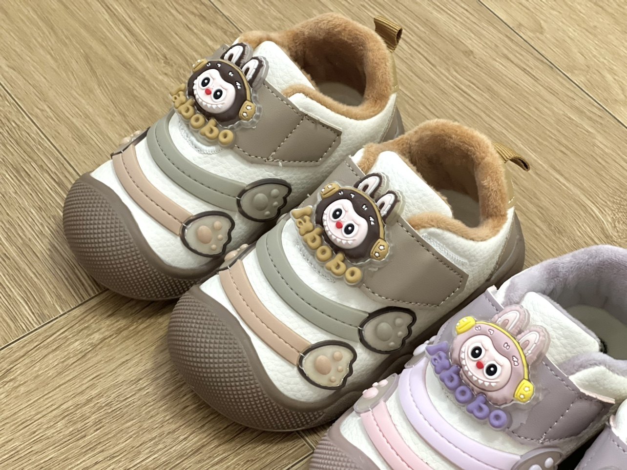 学步鞋女宝宝2025冬季新款软底加绒婴儿鞋男0一1-2岁婴童鞋子8598