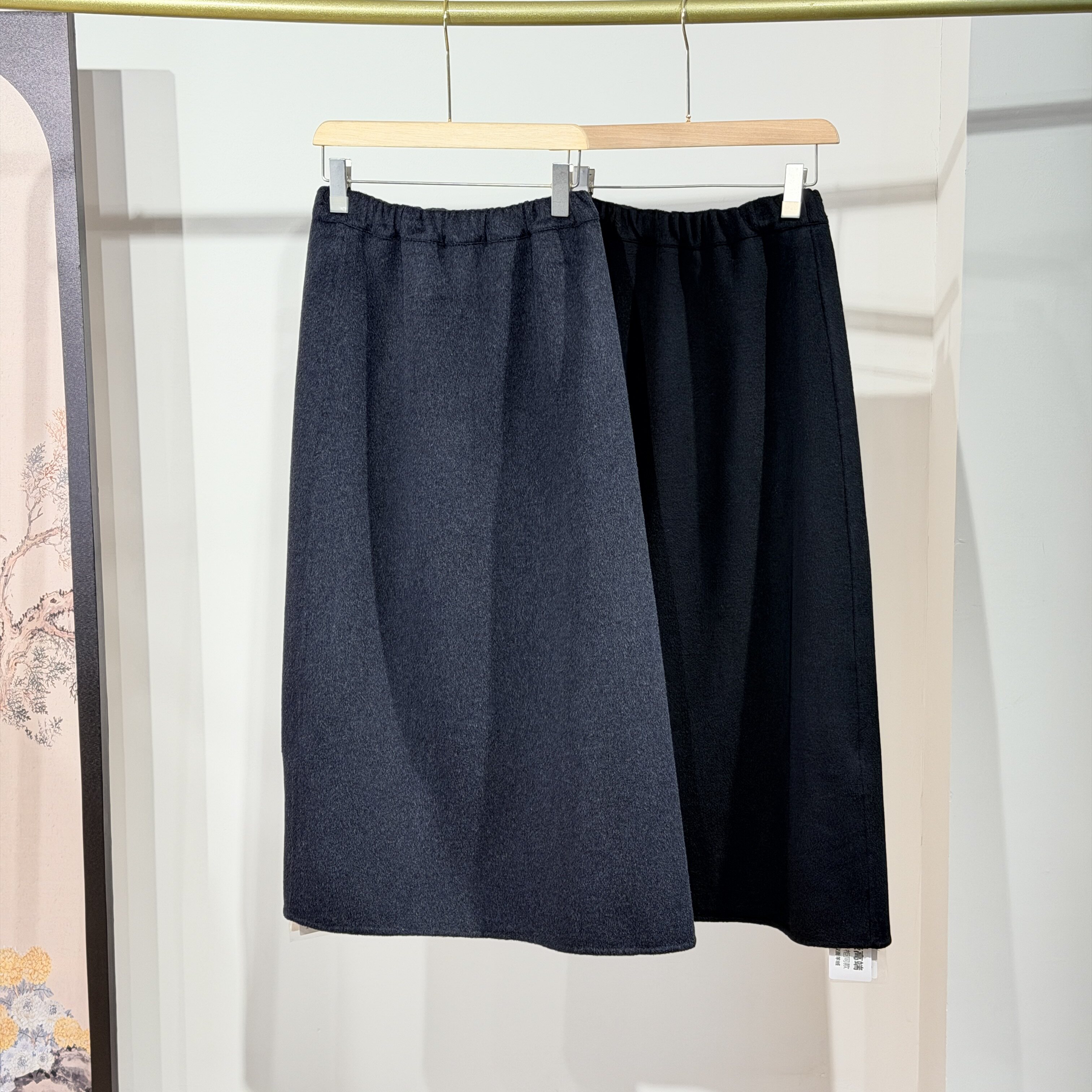 极简风高级感山羊绒灰色半身裙2025秋冬新款松紧腰显瘦毛呢直筒裙