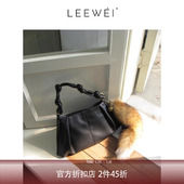 CNLEEWEI秋冬设计感小众品牌毛毛挂件绒手拎包日常通勤百搭