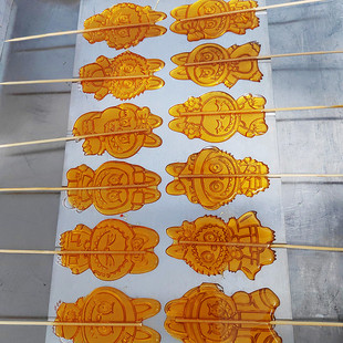 成品手工糖画新品哪吒拉布布麦芽糖糖人儿童大小号棒棒糖批发摆摊