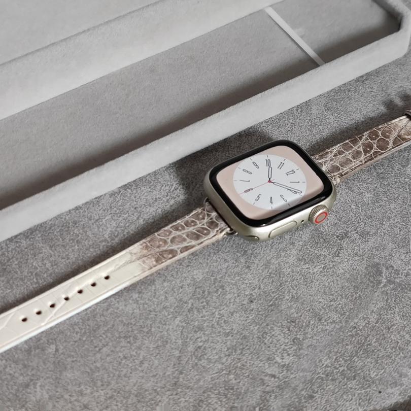 适用AppleWatchS987SE苹果手表真皮女式喜马拉雅鳄鱼代通用细表带
