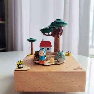 音乐盒木制创意旋转龙猫八音盒送女孩圣诞节新年生日礼物儿童玩具