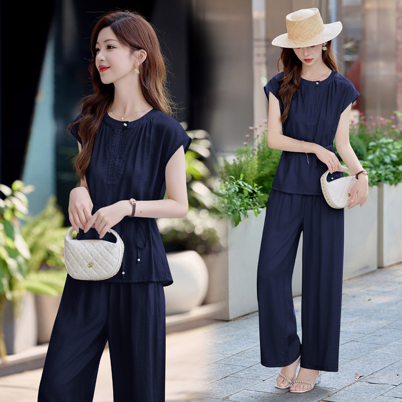 2026年夏季时尚休闲套装女新款百搭宽松遮肉显瘦气质通勤两件套潮