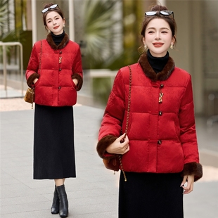 过年红色衣服2026巨好看的妈妈洋气羽绒服女款2025新款冬装外套