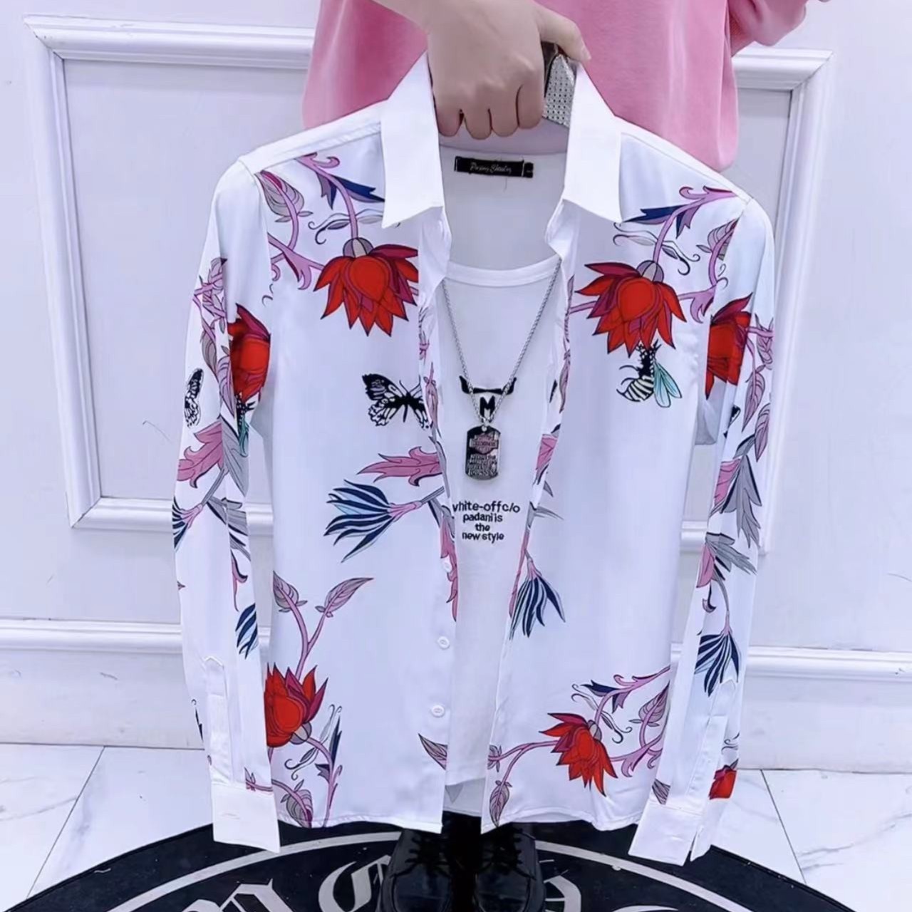 个性长袖衬衣修身尖领旅游