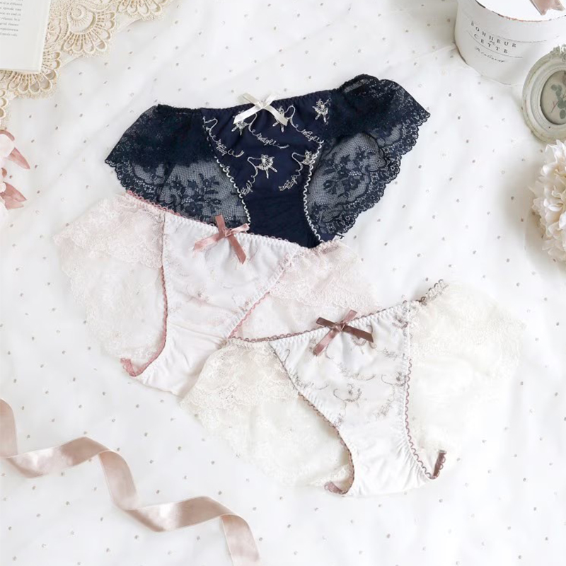 risamagli蕾丝包臀三角内裤