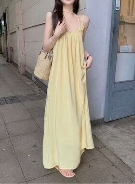 法式海边度假黄色吊带女装连衣裙夏季宽松休闲裙子沙滩仙女裙长