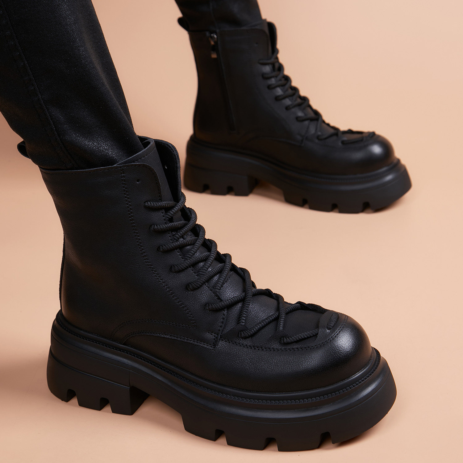 新款马丁靴厚底男士真皮潮流短靴百搭英伦增高时尚轻便发泡底男靴