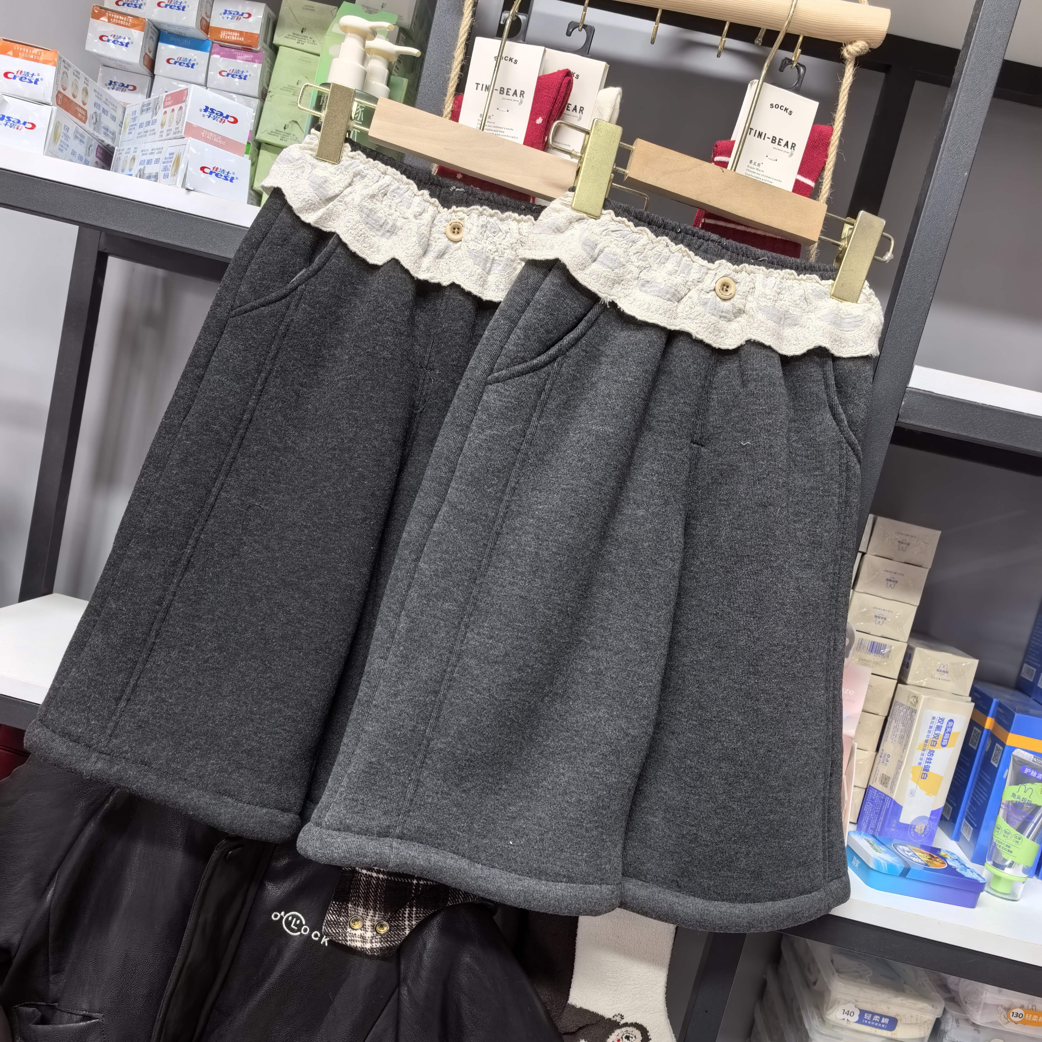 2025新款女童加绒加厚保暖裤中小童羊毛葵花绒棉裤外边花边毛呢裤,童装/婴儿装/亲子装,裤子,淘宝优惠券,粉丝福利购,淘宝优惠卷