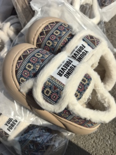 包跟厚底保暖 防滑雪地棉宿舍棉鞋 民族风外穿棉鞋 女生魔术贴时尚