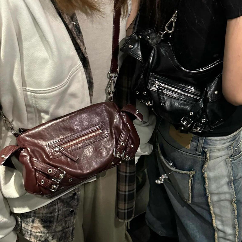 UBAGS辣妹斜挎包复古铆钉朋克