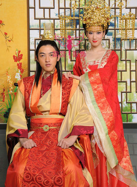 古装情侣写真结婚头饰凤冠