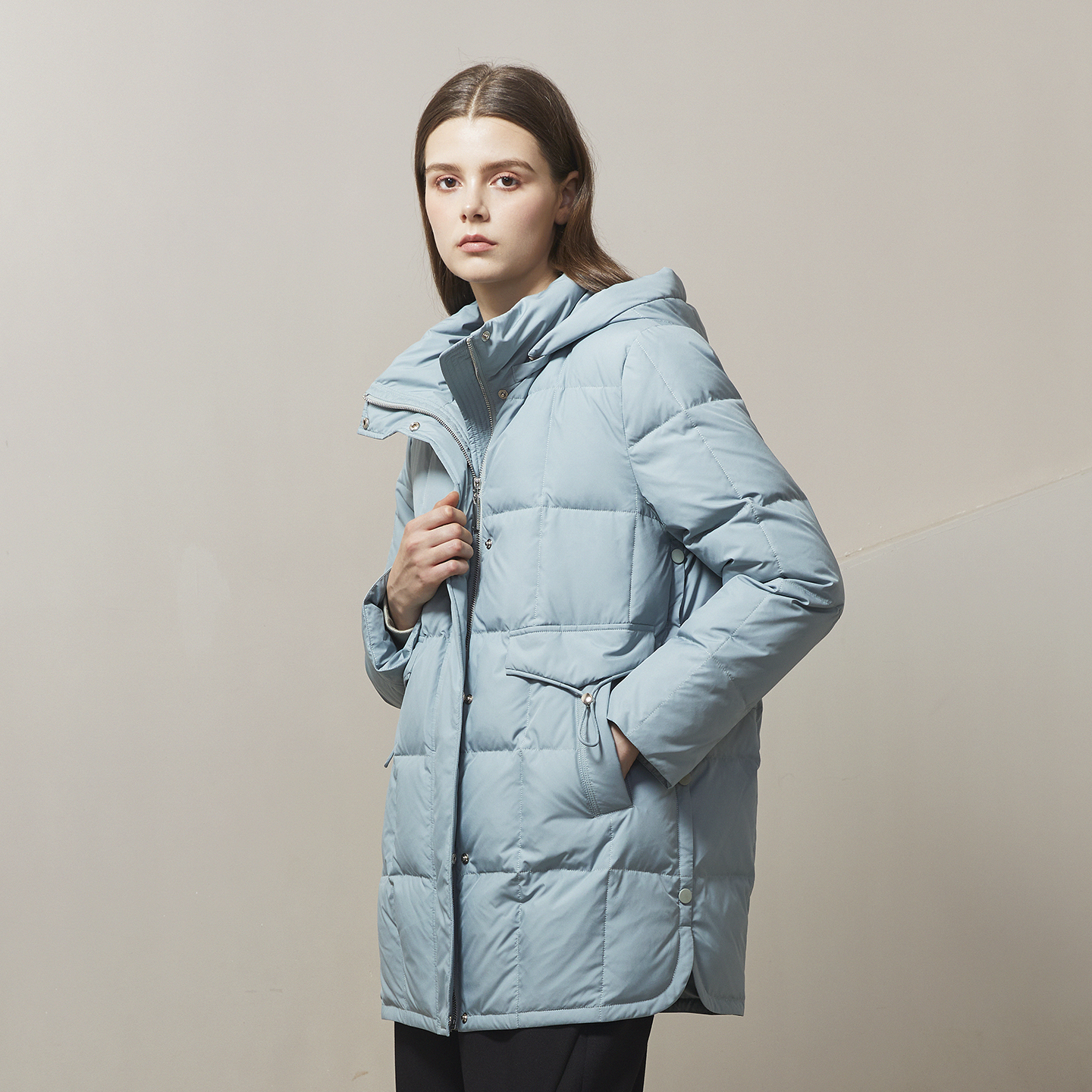 芭罗蒂冬装浅蓝色连帽中长羽绒服