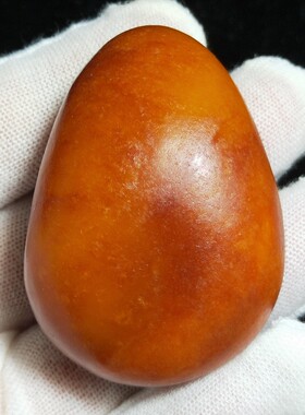 94.8克新疆和田玉红沁籽料原石灯打通透毛孔清晰天然无修无裂把件