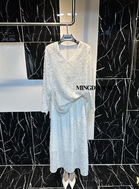 2026小众设计感白色立体雕花V领小衫+半身裙春秋时尚气质套装裙