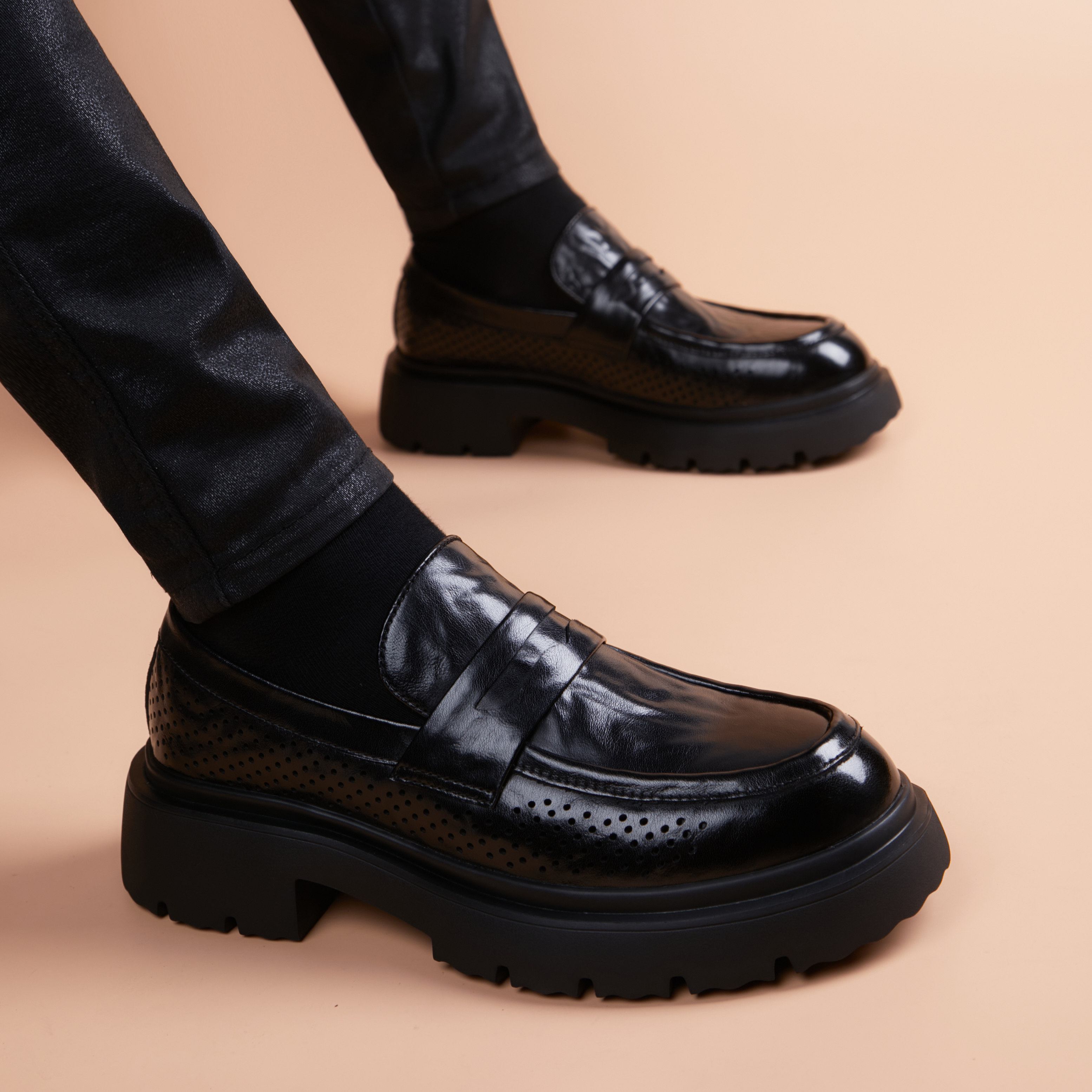 夏季打孔透气一脚蹬乐福鞋豆豆鞋老钱风厚底增高商务正装真皮凉鞋