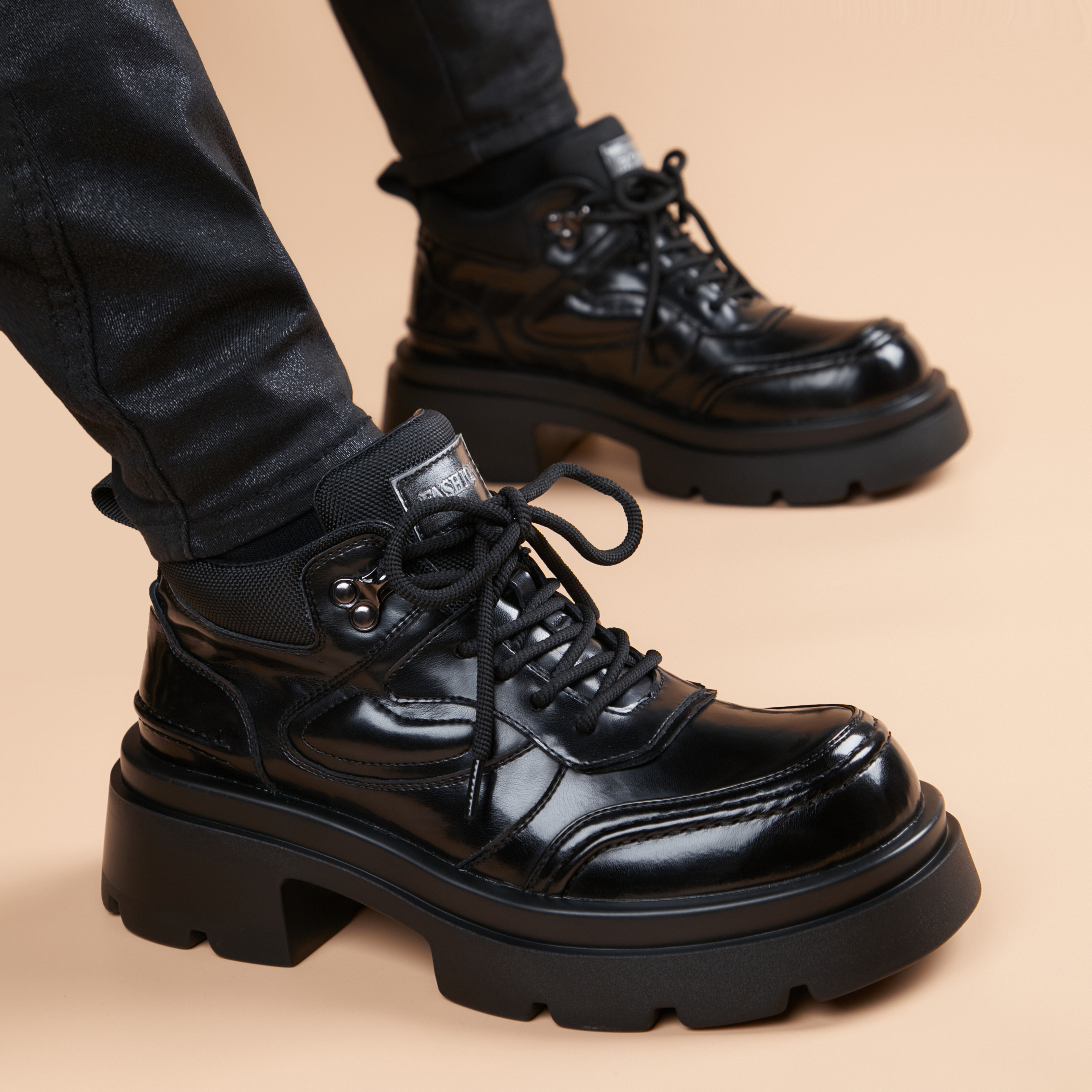 马丁靴2025新款今年流行爆款英伦绅士风真皮男女款