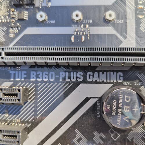议价华硕b360m plus gaming. 有挡板电时指示灯亮