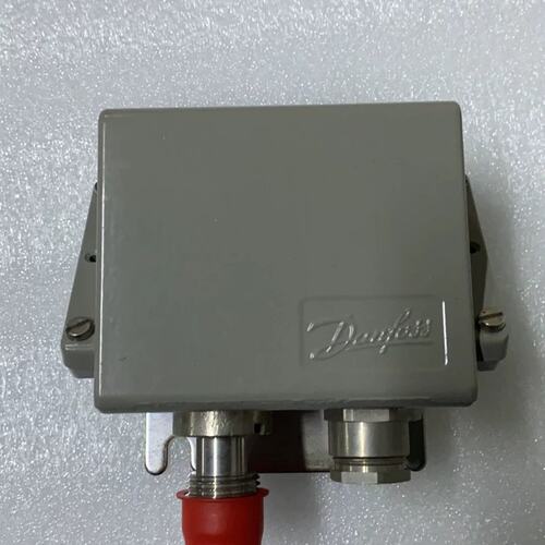议价Danfoss EMP2 084G2136 0…4KP/CM2 压力感测器