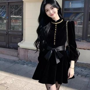 赫本风小黑裙 连衣裙女收腰显瘦2025秋冬新款 法式 名媛气质丝绒长袖