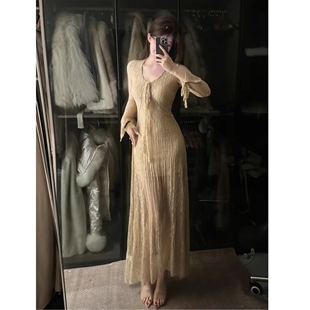 风修身 法式 纯色包臀A字裙 连衣裙秋季 显瘦气质V领系带收腰遮肉长袖