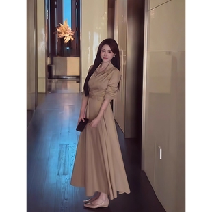 收腰显瘦高级感气质长裙子 新款 法式 纯欲通勤翻领纯色连衣裙女秋季