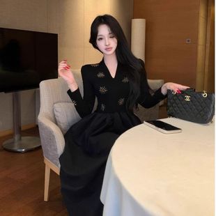 收腰显瘦裙子气质a字裙长裙 连衣裙女秋季 赫本风法式 黑色烫钻长袖