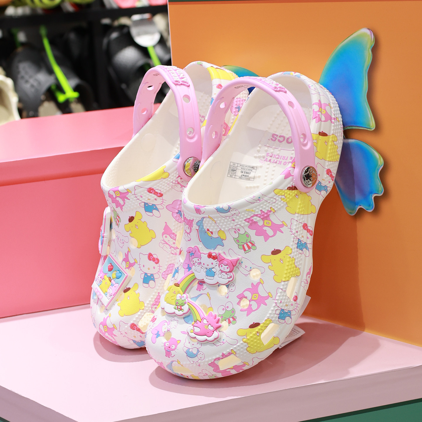 crocs卡洛驰经典HelloKitty和好朋友沙滩厚底女士洞洞拖鞋212684