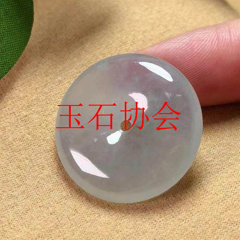 缅甸老料玉石扣子冰种翡翠色