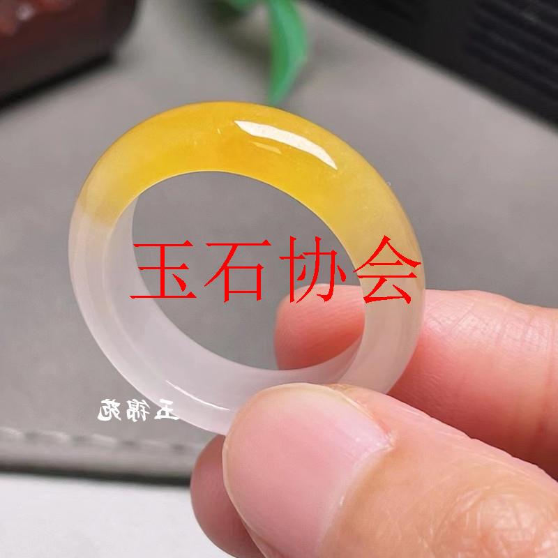 缅甸冰种飘花玉戒指黄翡玉石戒圈
