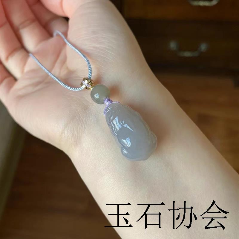 精选新疆和田玉色烟紫料貔貅吊坠挂件玉质细腻温润生香小巧送礼