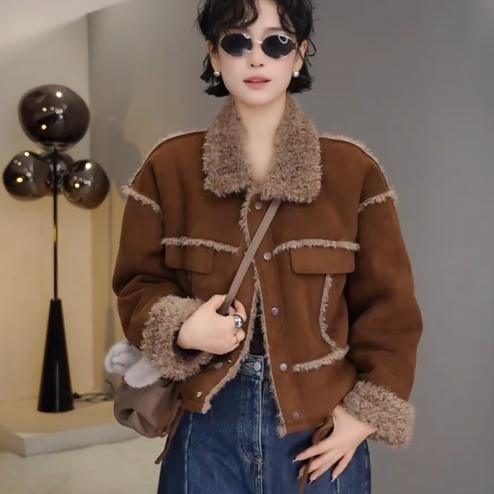 翻领羊羔绒皮毛一体外套女2025秋冬新款宽松时尚百搭加厚保暖上衣