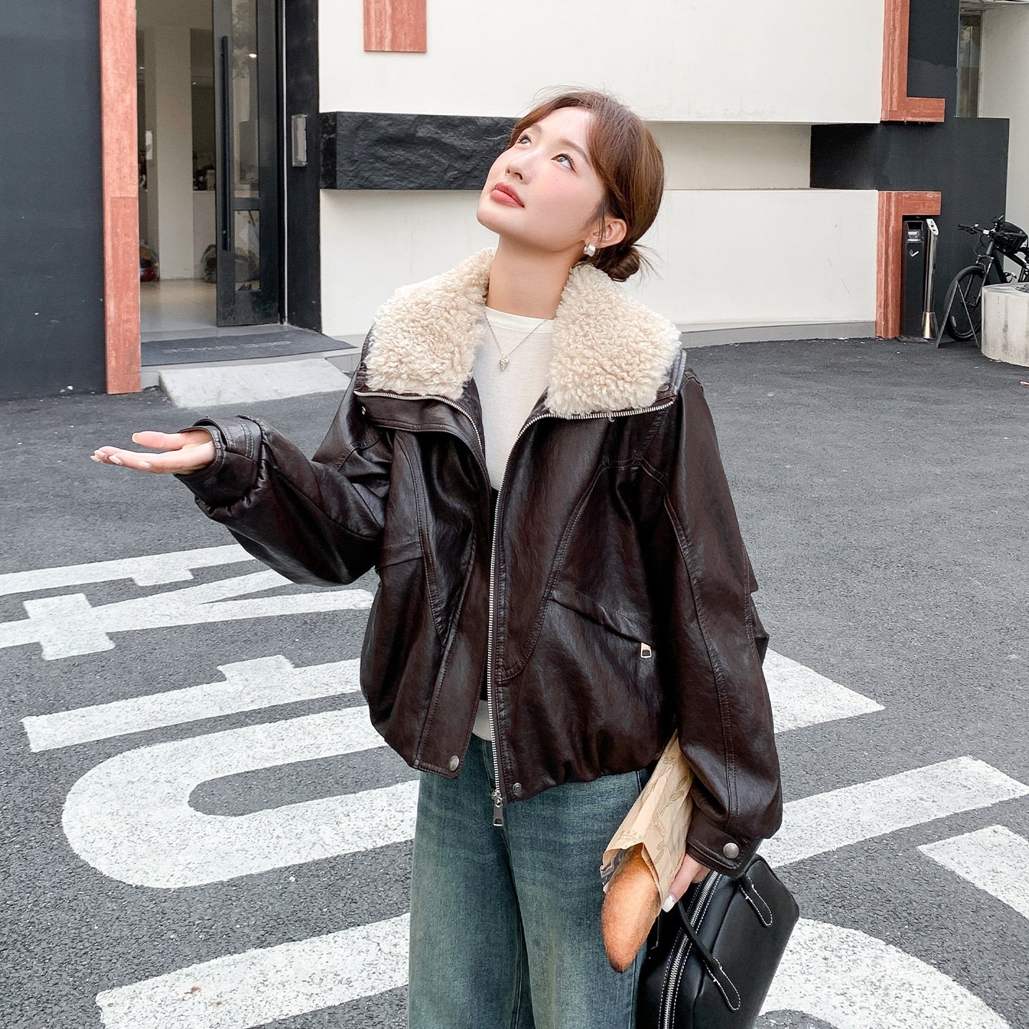 毛绒大翻领加绒加厚保暖皮衣外套女2025秋冬新款宽松显瘦上衣棉服