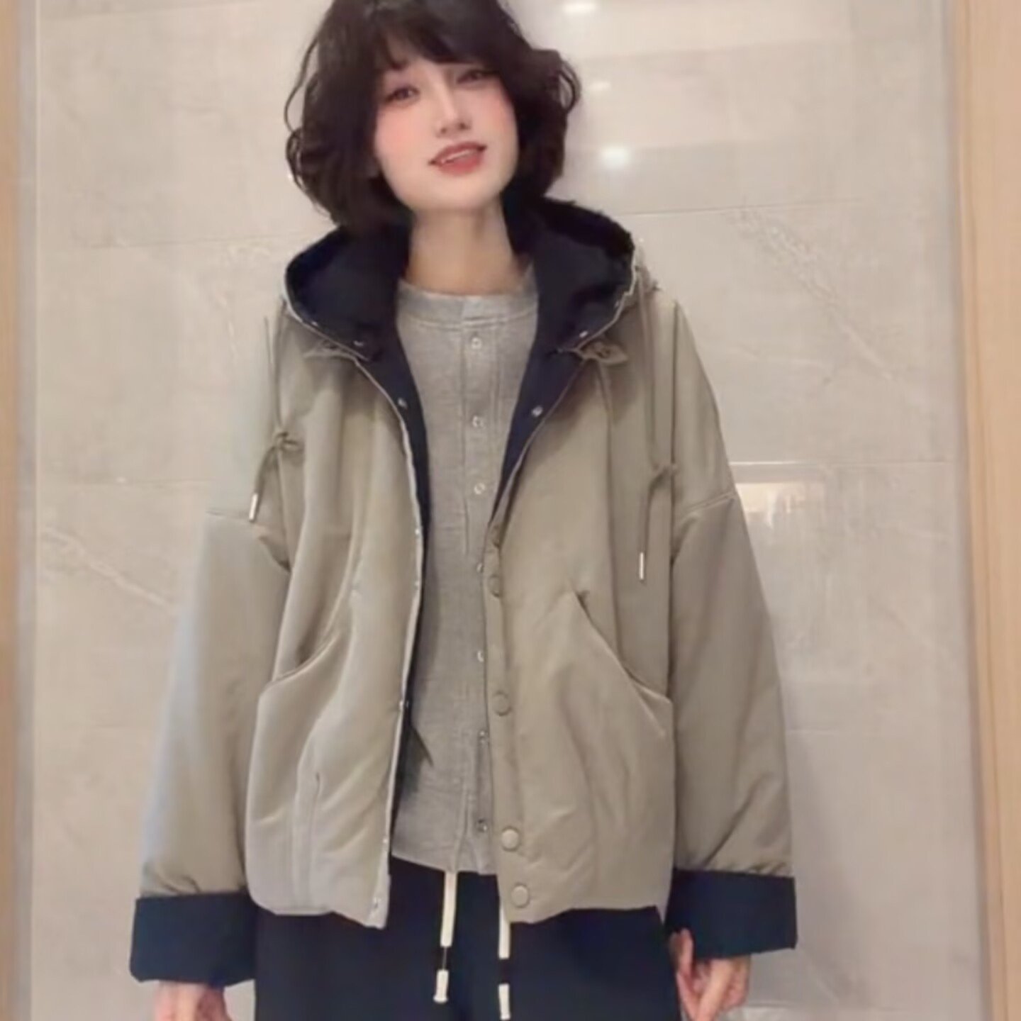 设计感加棉连帽冲锋衣女撞色2025秋冬棉衣今年流行酷飒风爆款外套