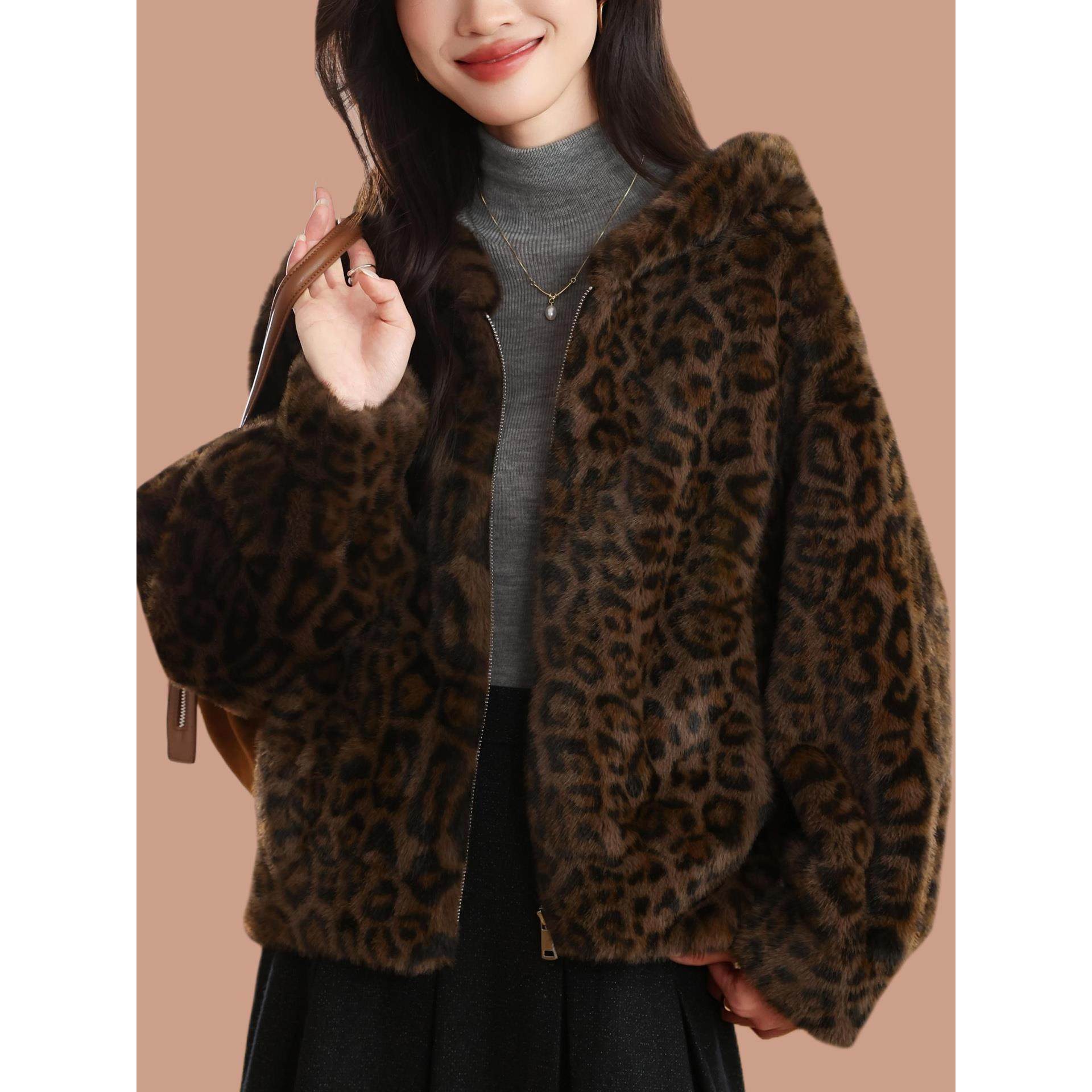 皮毛一体2025新款爆款短款海宁皮草外套女年轻款貂绒毛毛豹纹大衣,女装/女士精品,皮草,淘宝优惠券,粉丝福利购,淘宝优惠卷