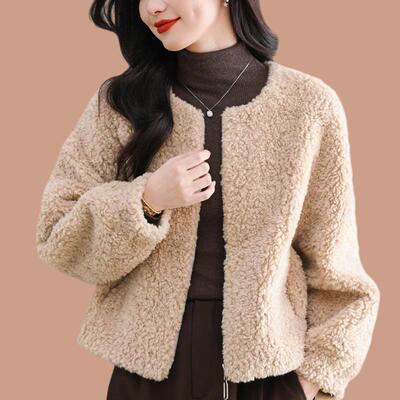 羊剪绒皮毛一体2025新款爆款皮草外套女短款小香风颗粒羊羔绒加厚