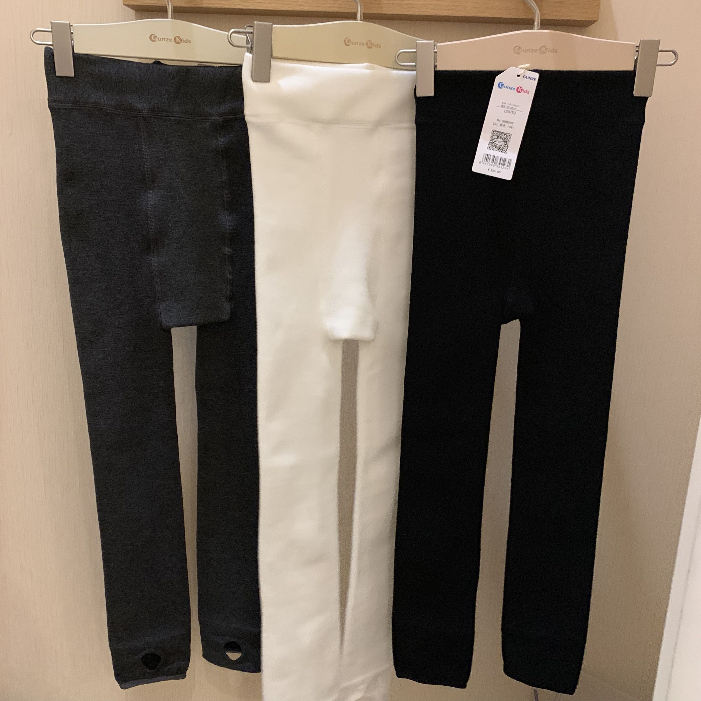 【专柜款7折包邮】郡是Gunzekids加绒加厚宽腰儿童连裤踩脚袜8205在类目 童装/婴儿装/亲子装, 儿童袜子(0-16岁)中 - 来自Buy2taobao.com提供专业的淘宝代购服务