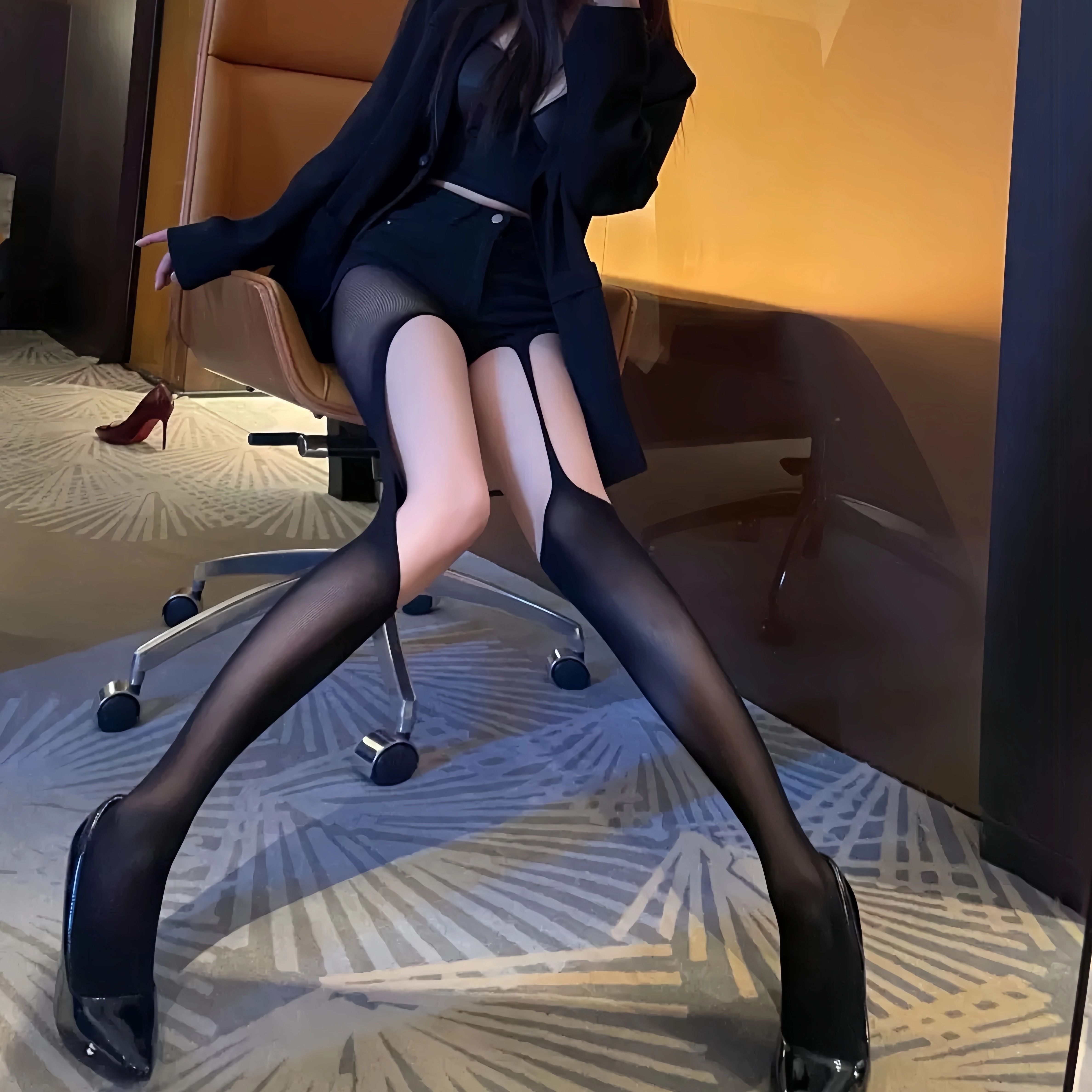 显瘦显腿长女袜丨黑边长筒过膝吊带丝袜丨 纯欲风超辣黑边设计！