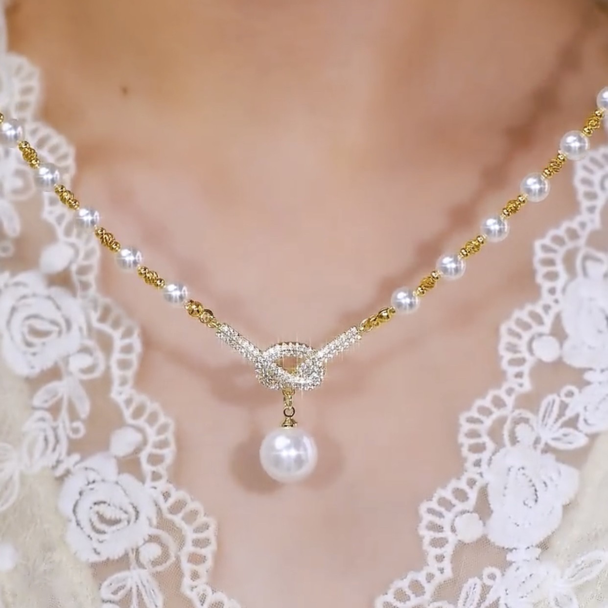 轻奢高级感满钻仿珍珠项链女