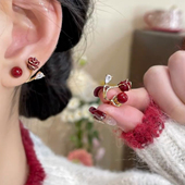 安可拉红玫瑰花朵耳钉气质时尚 温柔精致设计感一款 两戴银针耳饰女