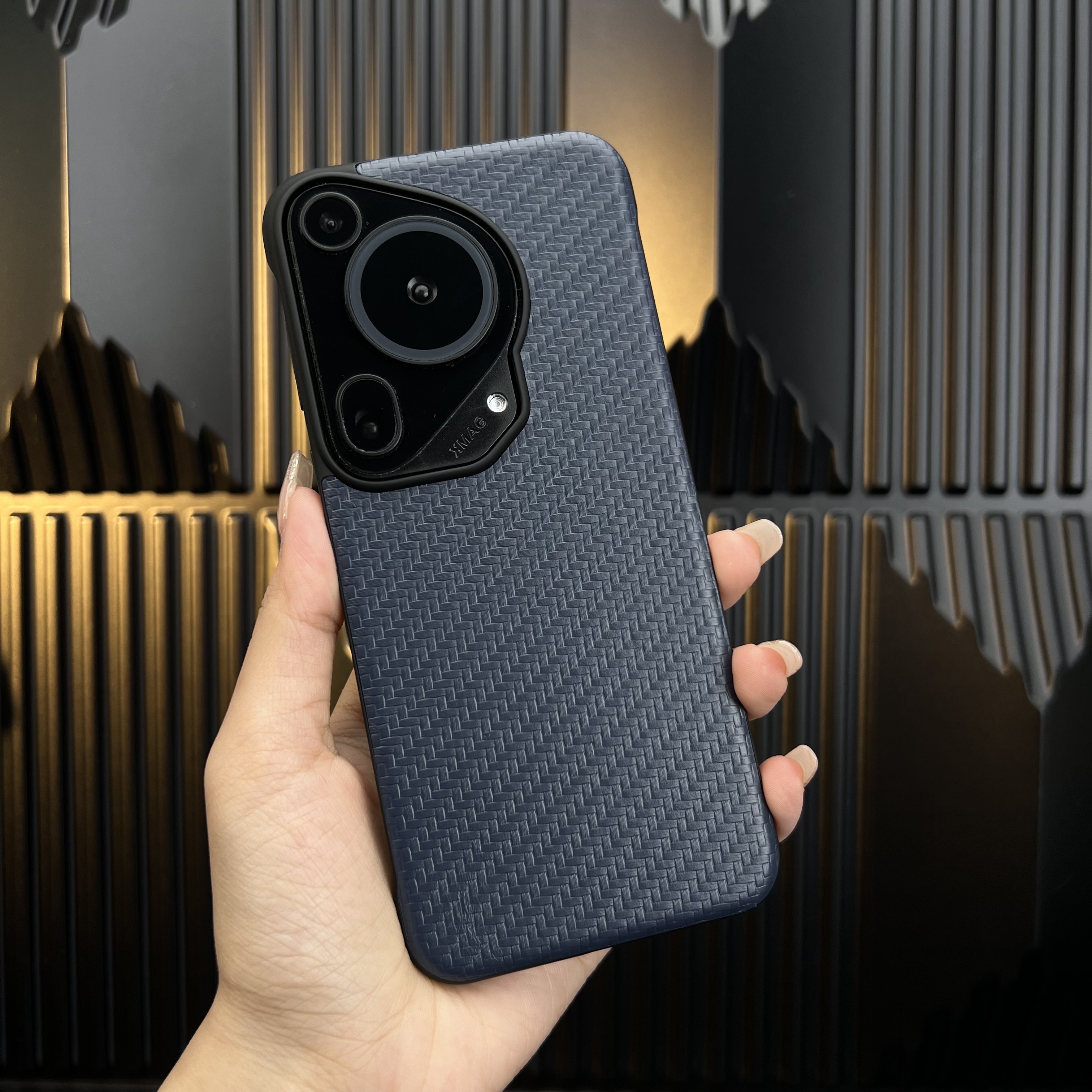 适用华为P70pro+系列真皮手机壳70Ultra3D碳纤纹理裸机手感半包无边框保护壳70+潮流时尚简约散热防摔手机套