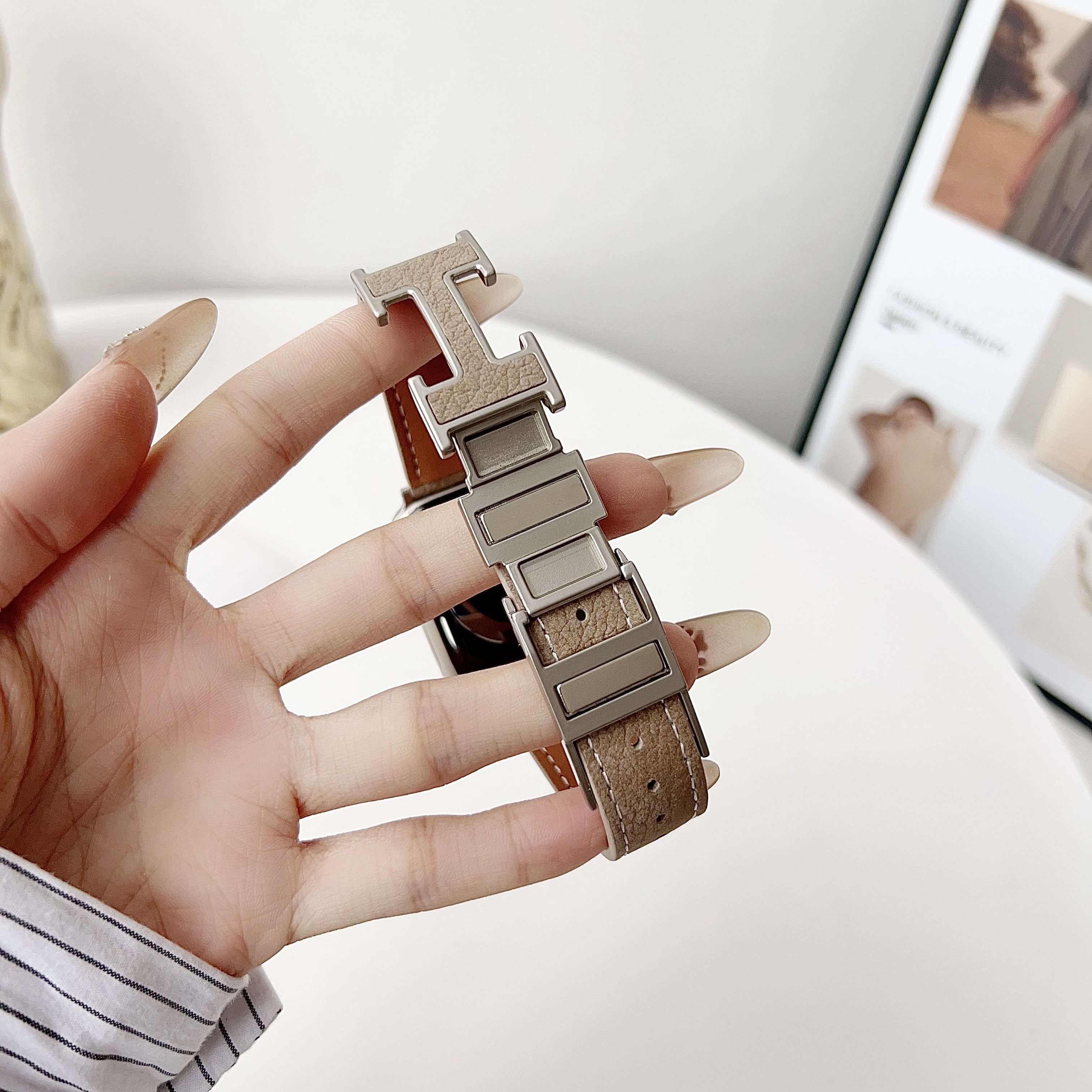 荔枝纹H扣磁吸适用Applewatchs11手表带高级皮质苹果1098se表带女