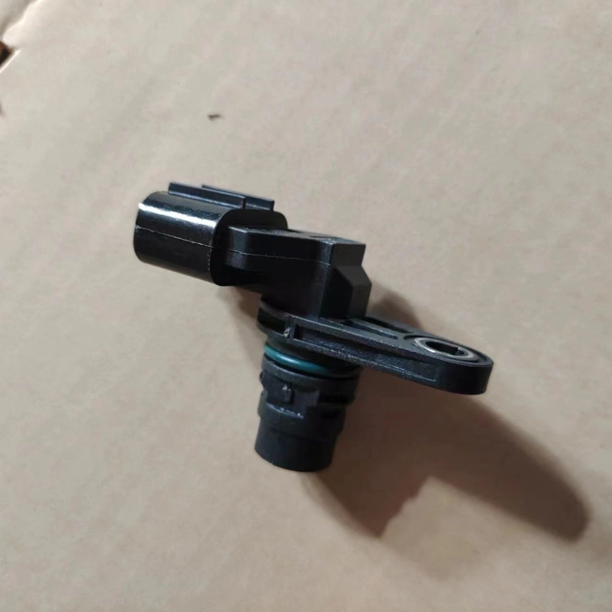 适用现代新胜达全新胜达索兰托凸轮轴位置传感器偏心轴位置传感器