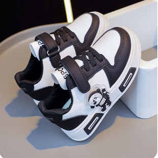 儿童运动鞋2026春秋新款时尚小童亮灯鞋软底防滑板鞋带灯学步鞋