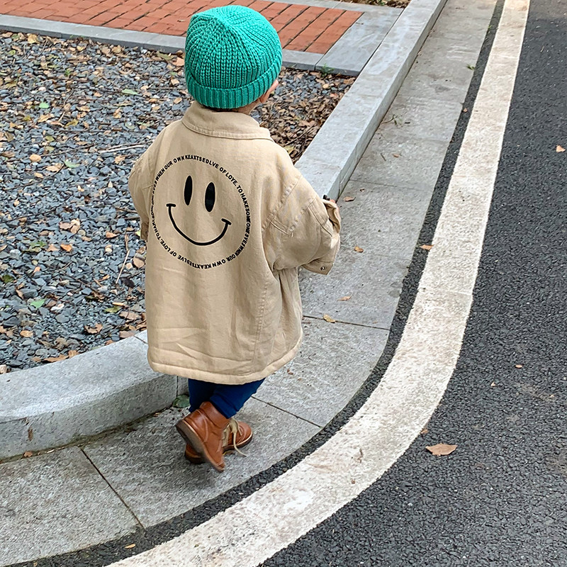 한국 어린이 웃는 얼굴 윈드 브레이커 21 가을 겨울 스타일 벨벳 두꺼운 외국 스타일 소년과 소녀를 위한 중간 길이의 따뜻한 면 코트