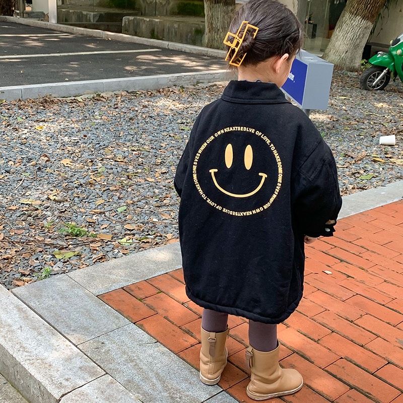 한국 어린이 웃는 얼굴 윈드 브레이커 21 가을 겨울 스타일 벨벳 두꺼운 외국 스타일 소년과 소녀를 위한 중간 길이의 따뜻한 면 코트