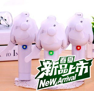 新款卡通大白手压喷水喷雾风扇陆战队夏天户外卡通迷你小风扇玩具