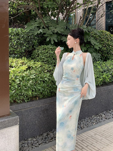 新中式复古国风挂脖绿色旗袍女2025夏收腰显瘦防晒开衫上衣两件套